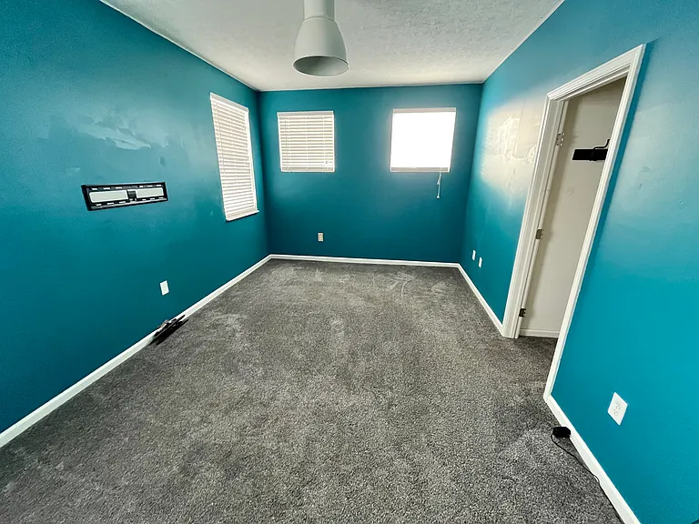 3175 Rossmore Cir — Photo 47