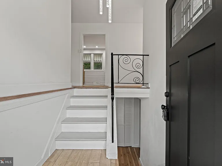 901 Russo Dr — Photo 4