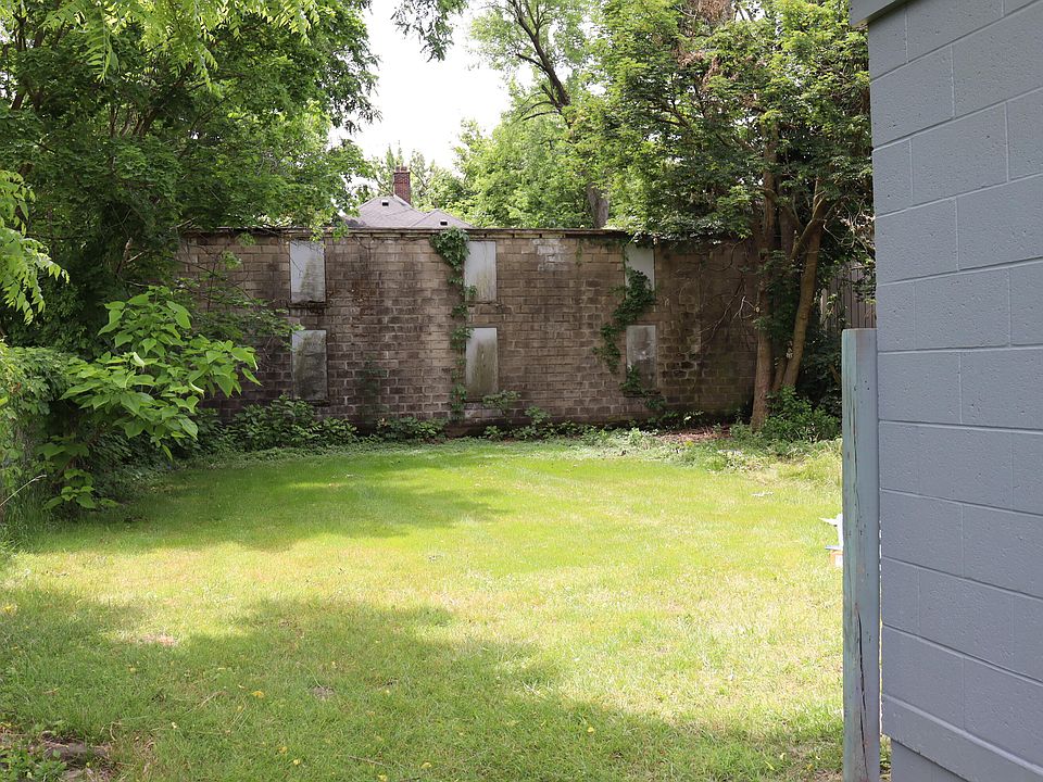 2nd image of 621 Ada St
