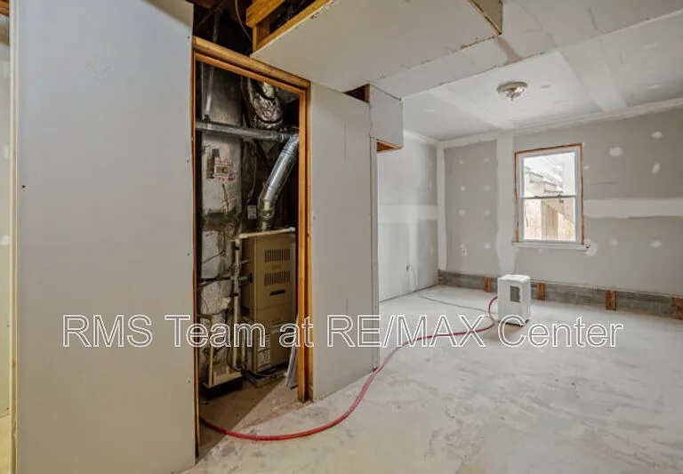 320 Saint Simons Cv — Photo 35