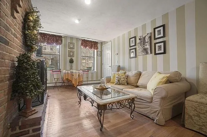 2 bed, 622 sqft, $3,000 — Photo 2
