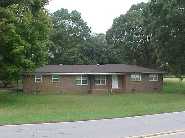 745 Kingsbridge Rd, Carrollton, GA 30117