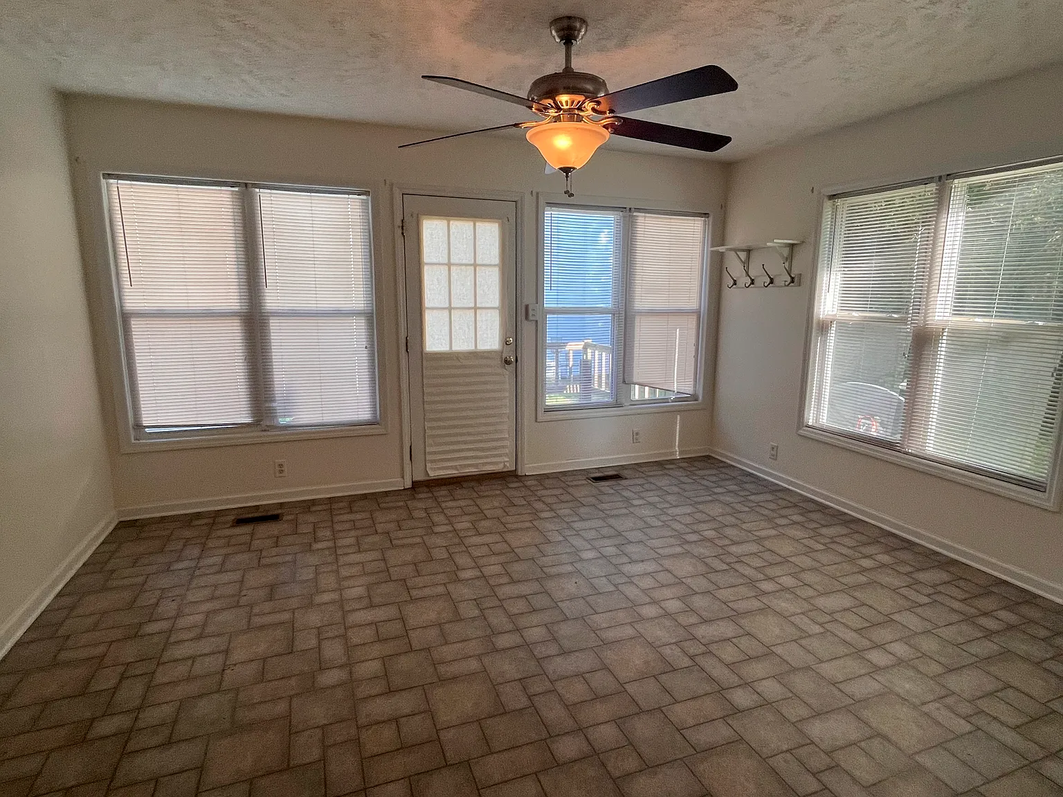 2 bed, 1628 sqft, $1,600 — Photo 4