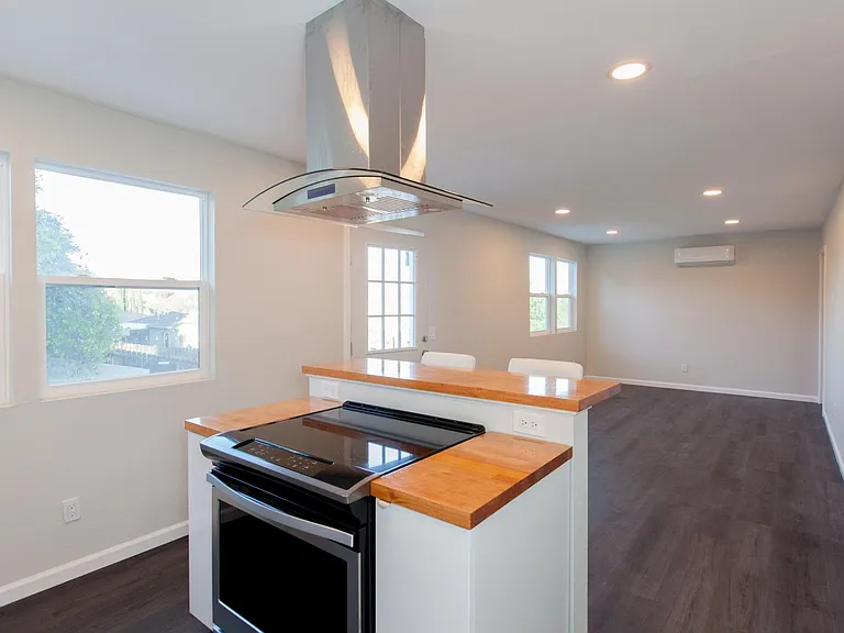 4358 Aragon Dr — Photo 3