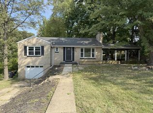 390 Southridge Dr, Pittsburgh, PA 15241