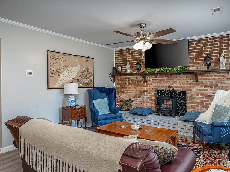 7602 Beechwood Dr — Photo 5