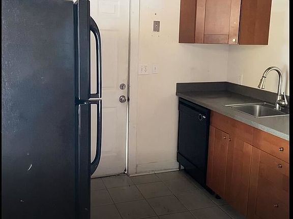 2nd image of 109 S Grannis Ave