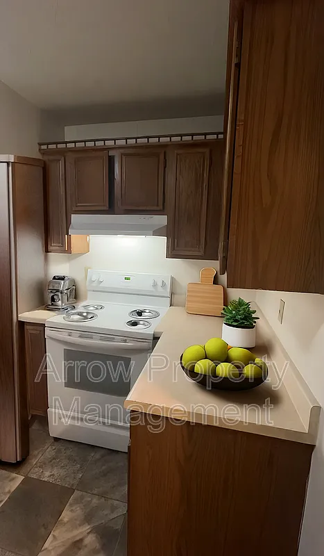 3 bed, 2.0 bath, 1302 sqft, $1,225 — Photo 2