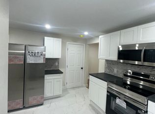 122 Park St FLOOR 1, Stoughton, MA 02072