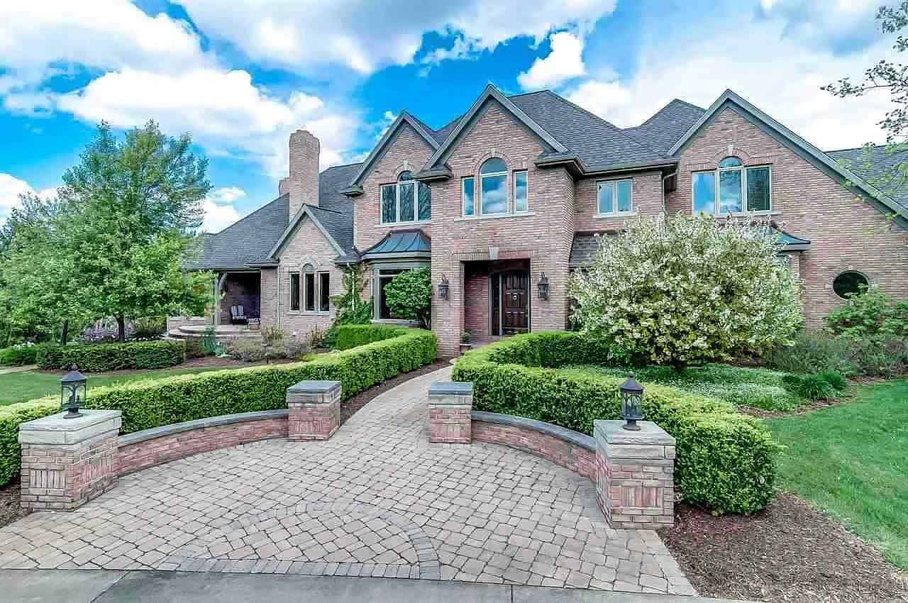 51200 Shamrock Hills Dr photo 1
