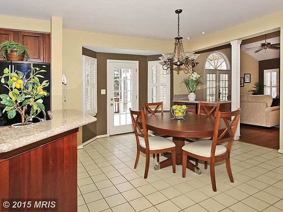 4th image of 1098 McCue Ct