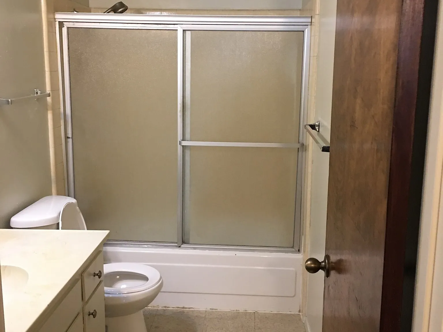 2 bed, 840 sqft, $1,400 — Photo 4