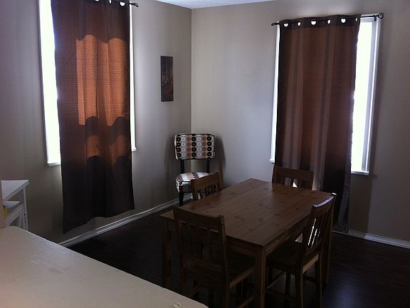 5th image of 821 Queen St