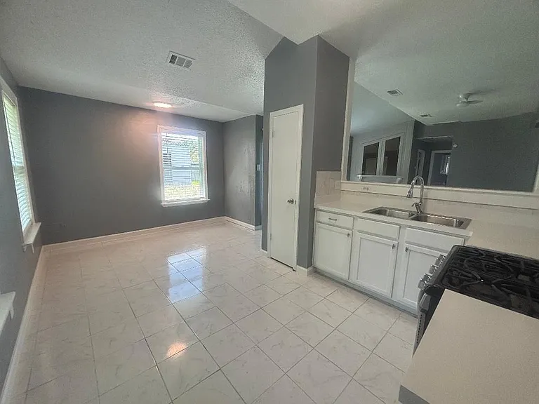 7218 Arista Dr — Photo 8