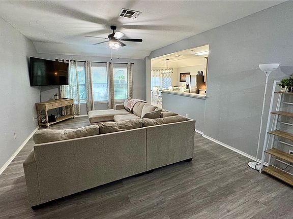 5th image of 2111 Bay Breeze