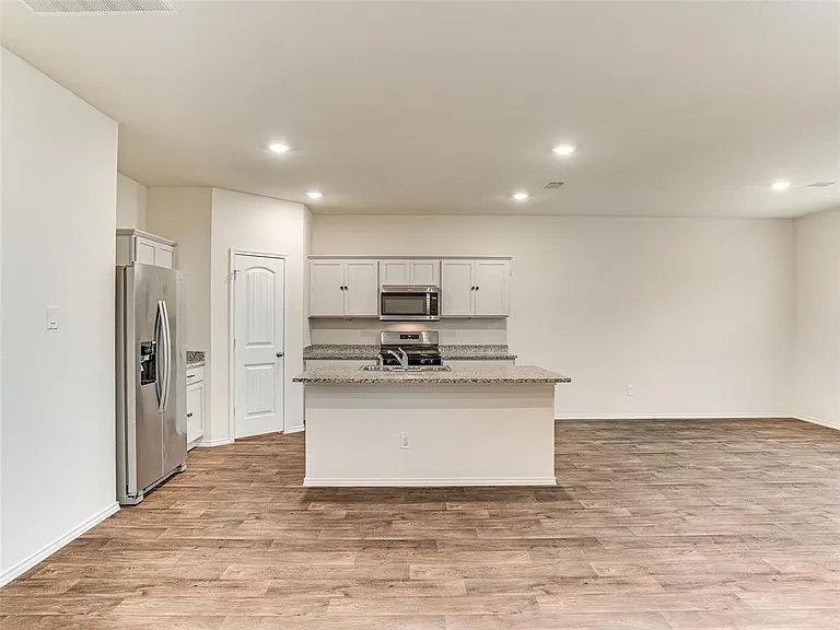 383 Sickle Loop — Photo 8