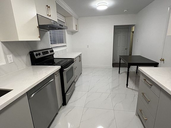 2nd image of 139 Amberjack Blvd