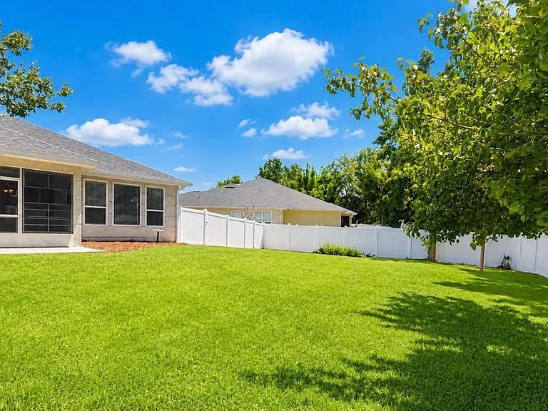 233 Austin Ryan Dr — Photo 29