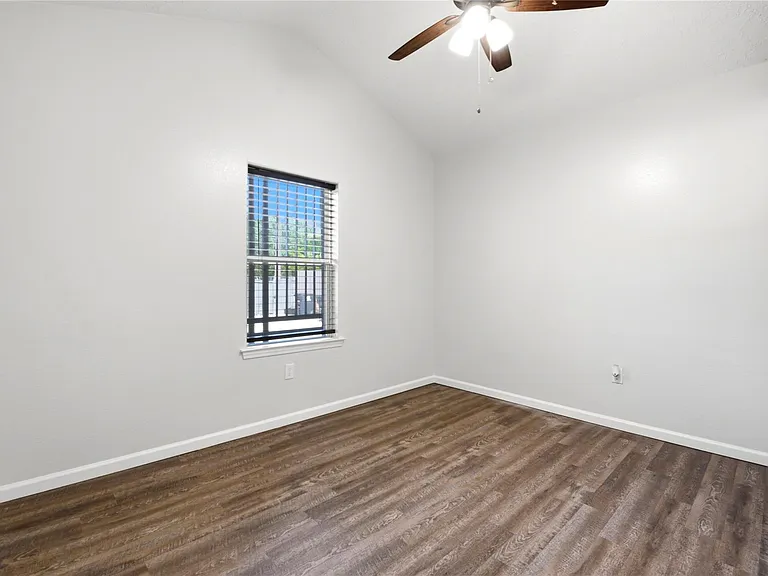 9403 Spaulding St — Photo 26