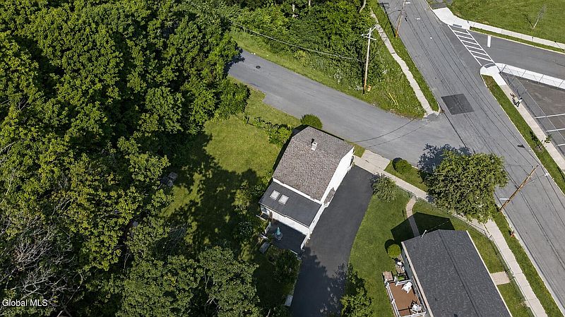 4th image of 4 Cherry Hill Street