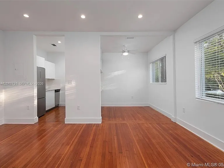 3669 Poinciana Ave #3B — Photo 3