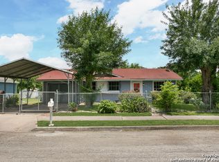 7438 Gentle Valley Dr, San Antonio, TX 78242