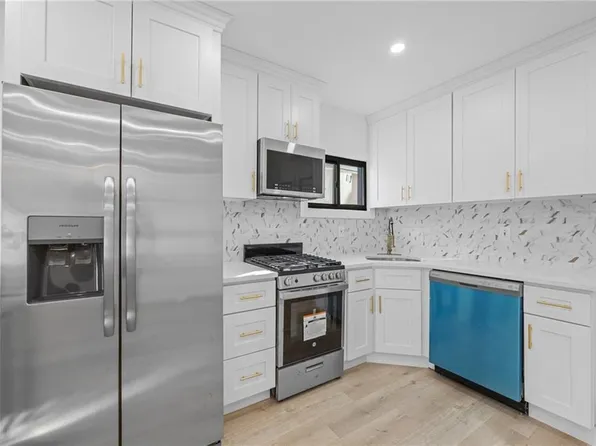 8 Hitchings Ave, Brooklyn, NY 11235