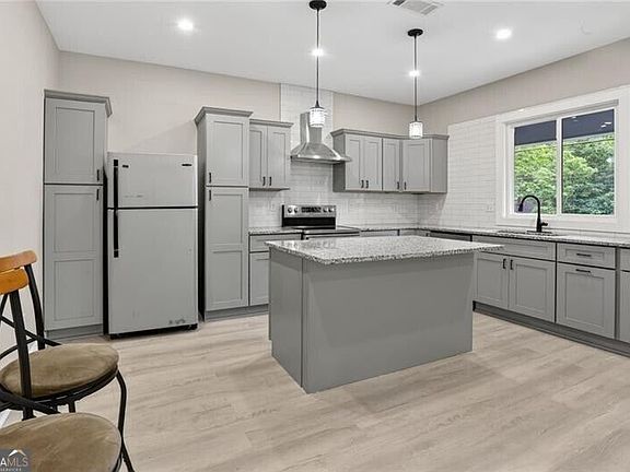 3rd image of 607 E Solomon St