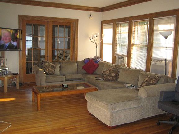 4th image of 3141 Dupont Ave S #2