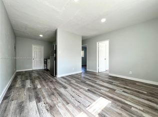 831 NW 7th St #3, Hallandale, FL 33009