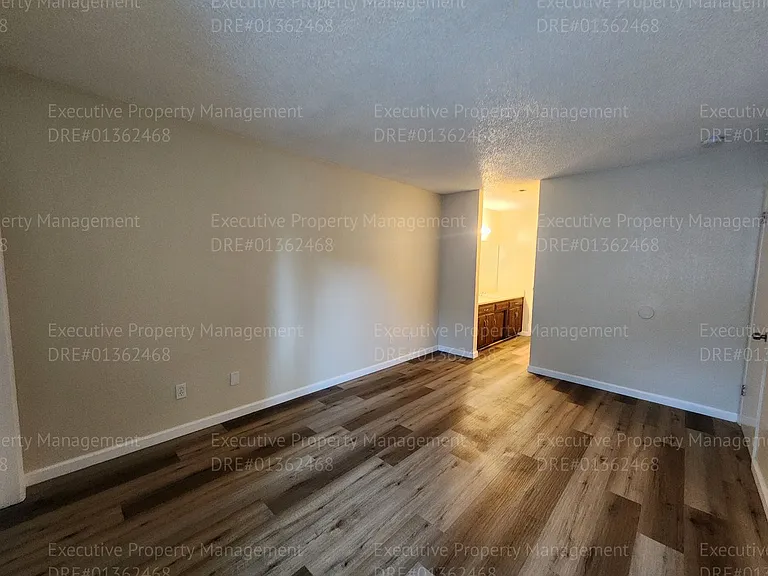 709 Deseret Way — Photo 24