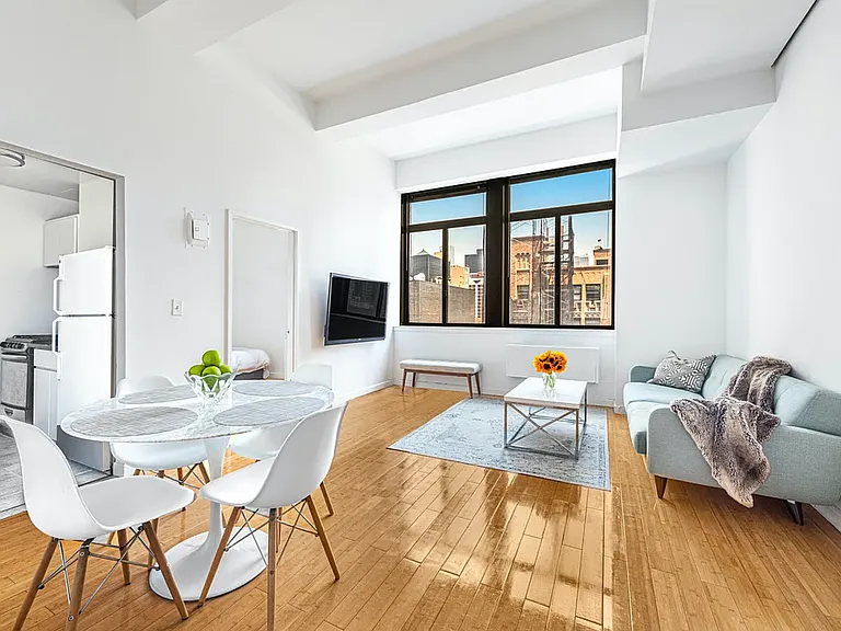 310 E 46th St #16D — Photo 1