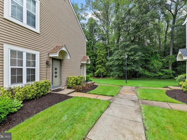 605A Ralston Dr #A, Mount Laurel, NJ 08054