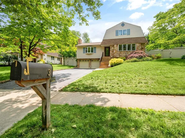 3 Dorothy Lane, Kings Park, NY 11754
