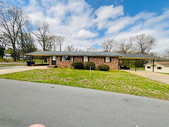3rd image of 315 Arnold Dr