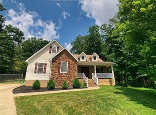 426 Woodberry Way, Winfield, WV 25213