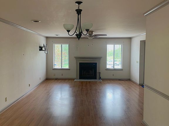 Fireplace & front windows/ living area
.