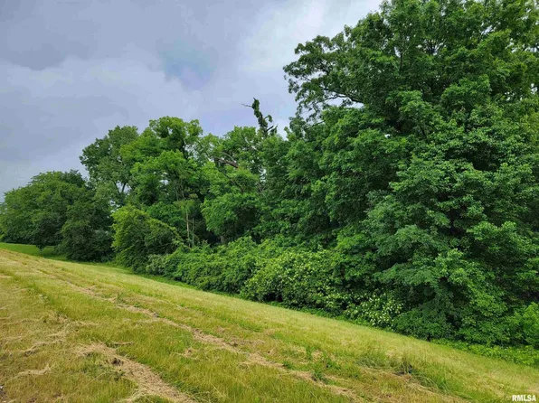 3207 53rd St #A, Moline, IL 61265