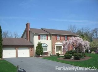 5177 Foxcroft Dr, Schnecksville, PA
