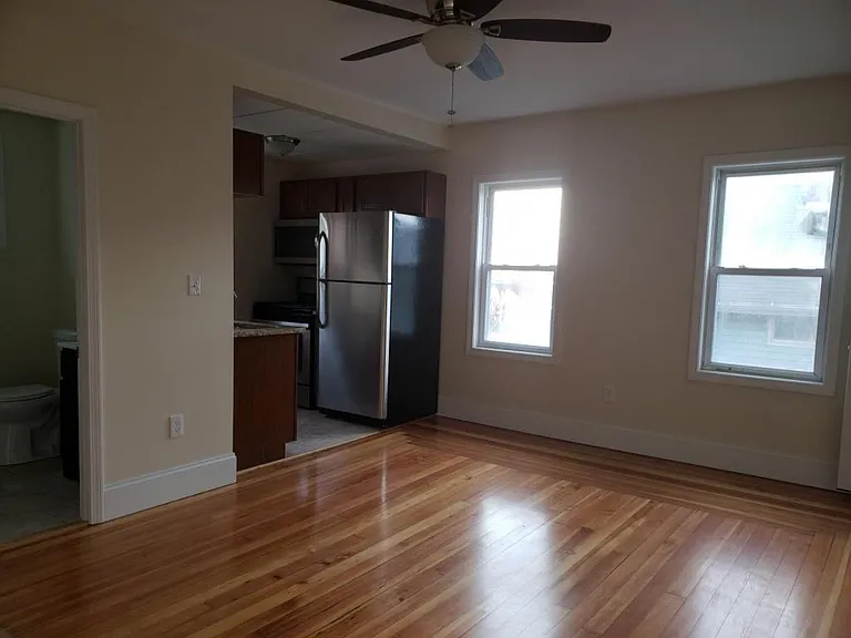 17 Emerson St — Photo 6
