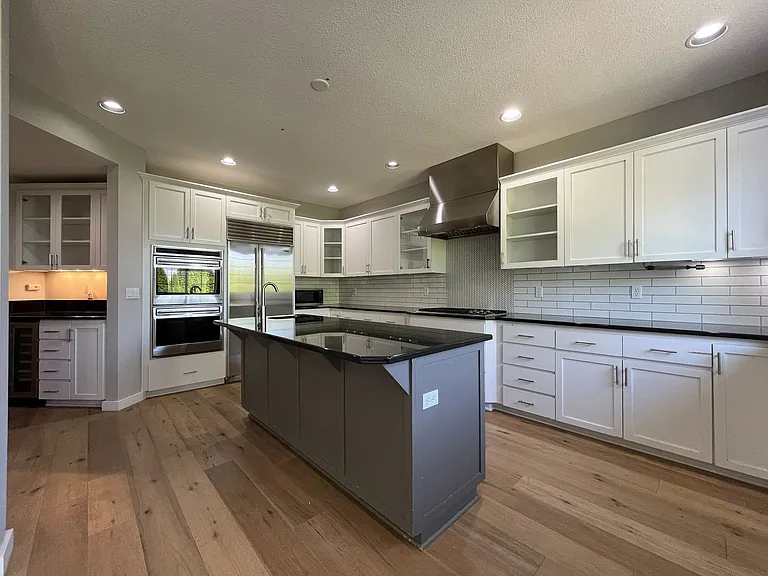 224 NW Sundown Way — Photo 9