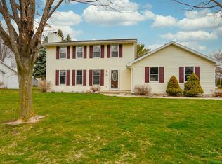 2042 Reinhard Dr, Green Bay, WI 54303