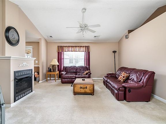 5th image of 118 Sunny Hill Ln