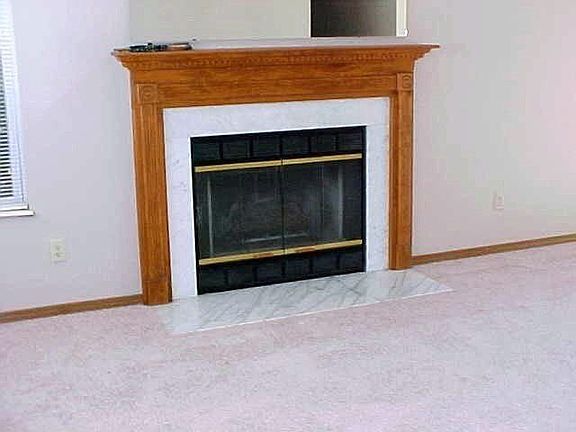GREAT ROOM - FIREPLACE
