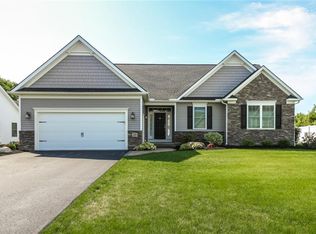 215 Barclay Ct, Rochester, NY 14612