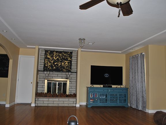 Living room/Fireplace