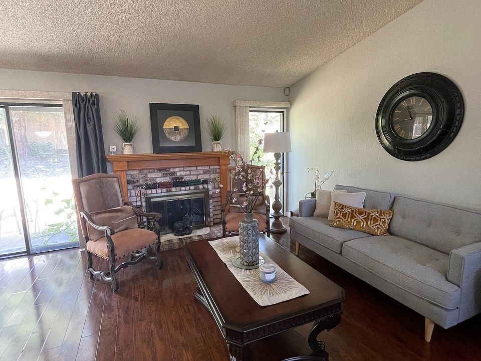 1st image of 15 El Conde Ct
