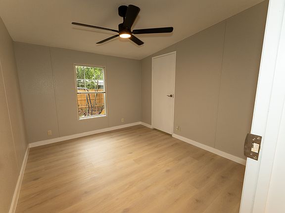 5th image of 9520 Merton St