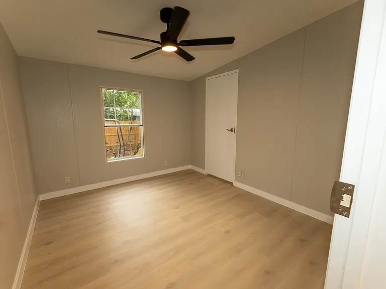 9520 Merton St — Photo 5