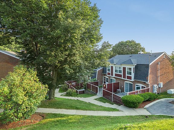 Windsor Village at Waltham Apartment Rentals with Virtual